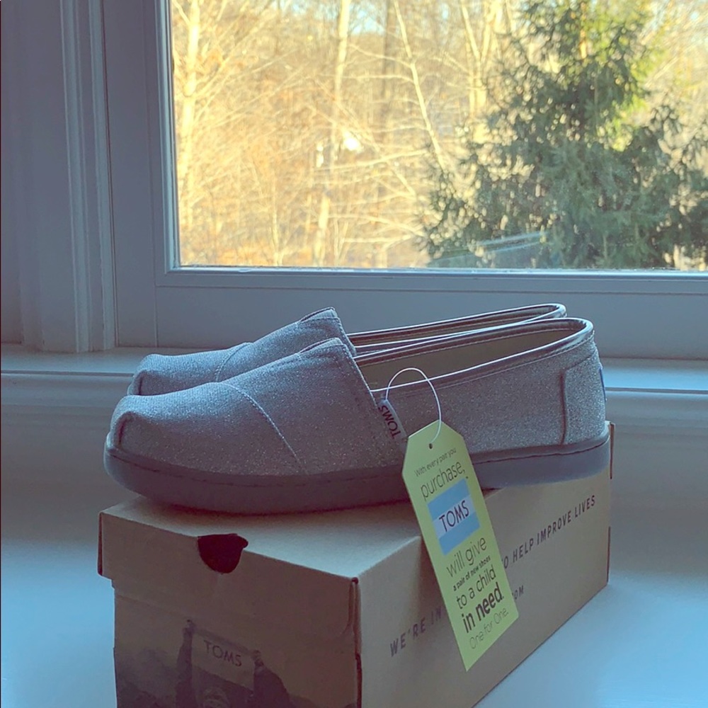 Toms slip on shoes